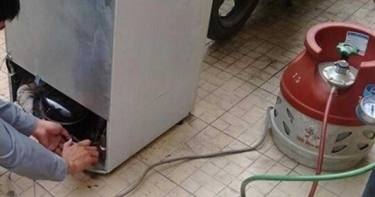 Trong lúc bơm khí gas cho tủ lạnh, một thợ điện lạnh được phát hiện tử vong sau tiếng nổ (Ảnh minh hoạ)