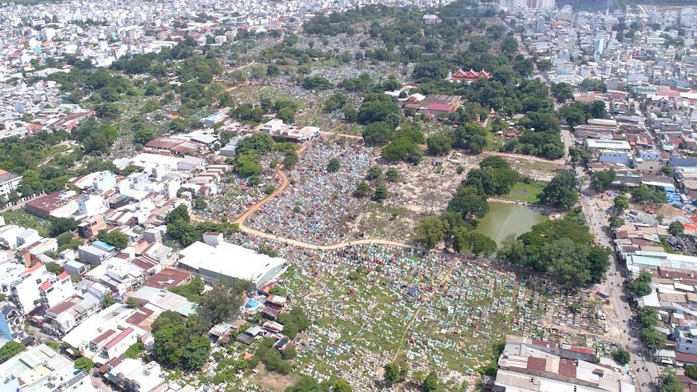 Kiến nghị dùng đất nghĩa trang Bình Hưng Hòa làm trường học, công viên