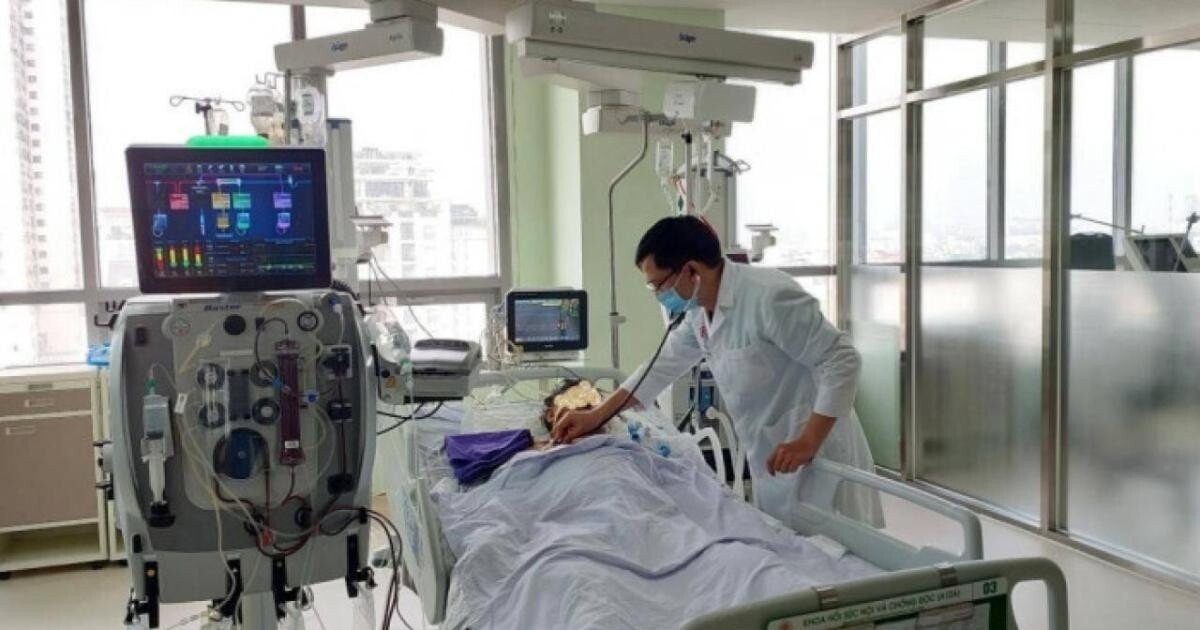 Cụ ông 60 tuổi ngộ độc rượu nhập viện trong tình trạng ngưng tim phổi