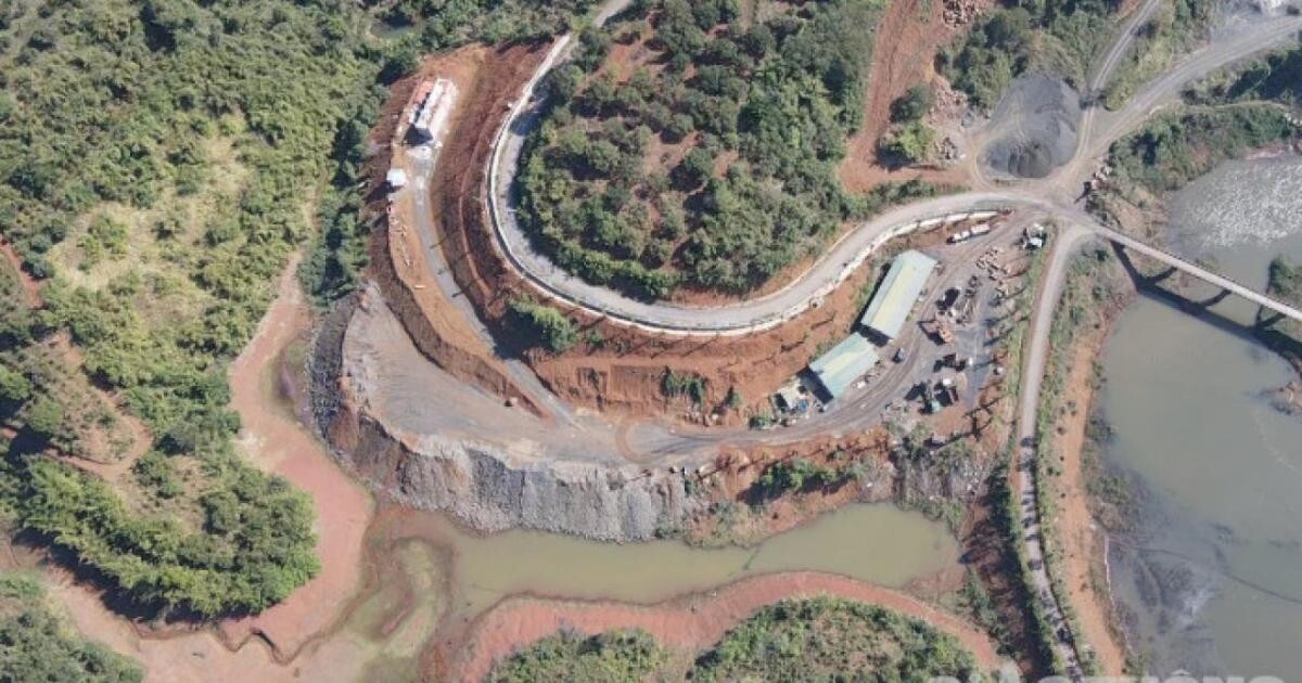 Hiện trường lấp hồ tạo “view”, xây nhà yến trái phép. Ảnh: H.Y