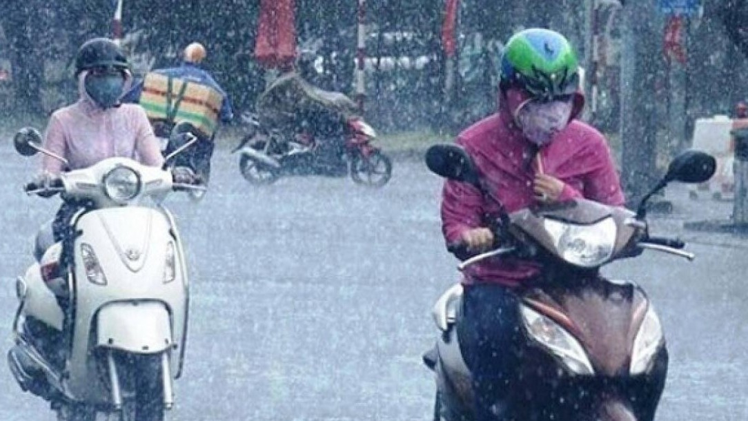 Thời tiết hôm nay 15/2: Nhiều nơi dự báo có dông, lốc, sét