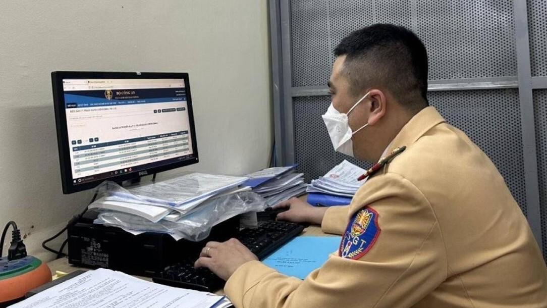 Dân ưa chọn nộp phạt online, hết cảnh lặn lội vượt hàng trăm km làm thủ tục