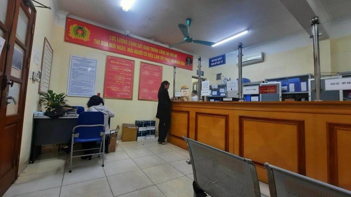 Phòng làm thủ tục nộp phạt vi phạm giao thông ở Đội CSGT số 3, Phòng CSGT Công an TP Hà Nội thông thoáng