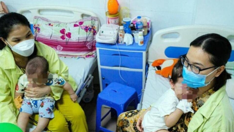 Giao mùa, chưa hết viêm hô hấp lại lo cúm, thủy đậu