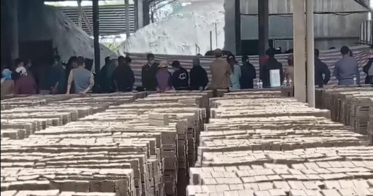 Cơ quan chức năng phong tỏa hiện trường để điều tra vụ việc.