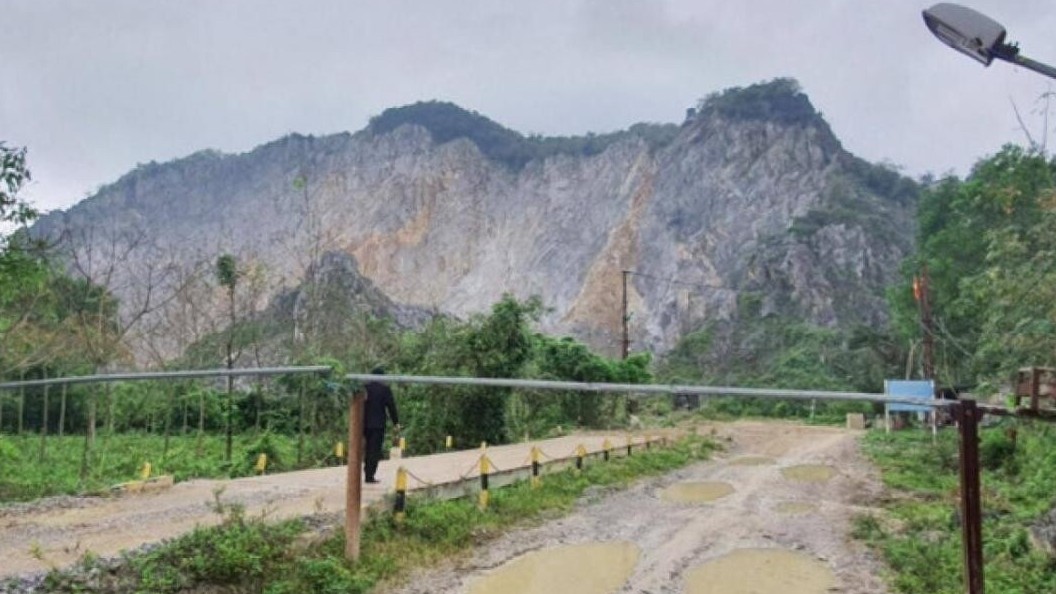 Trèo lên núi để đặt mìn khai thác đá, nam công nhân trượt chân tử vong