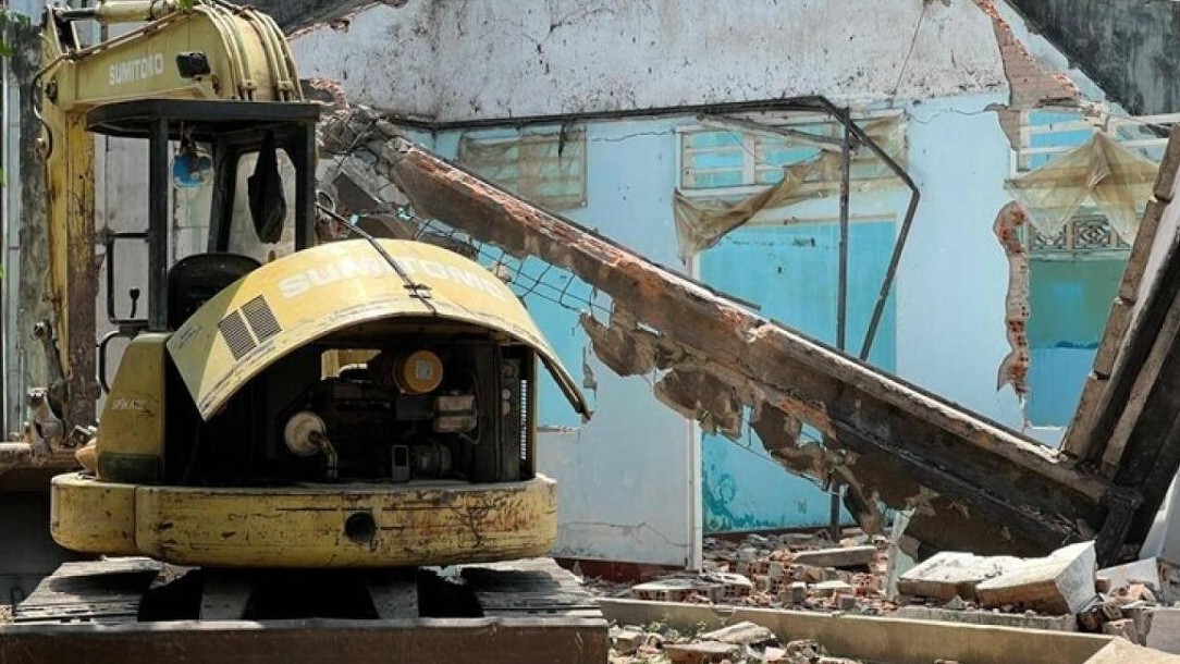 Người đàn ông bị đè chết khi tháo dỡ nhà