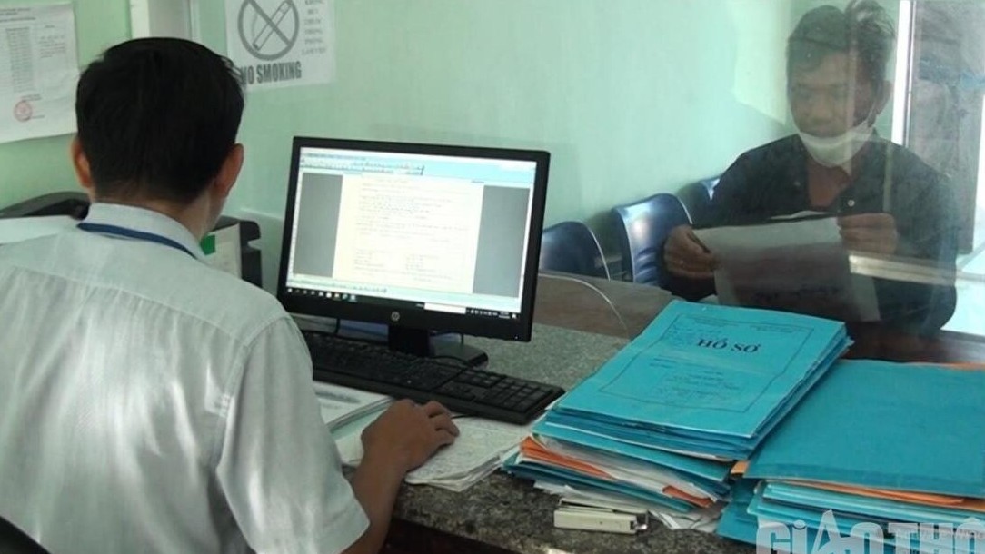 Chủ tịch thị xã bị phê bình vì...chậm kiểm điểm chủ tịch phường sai phạm