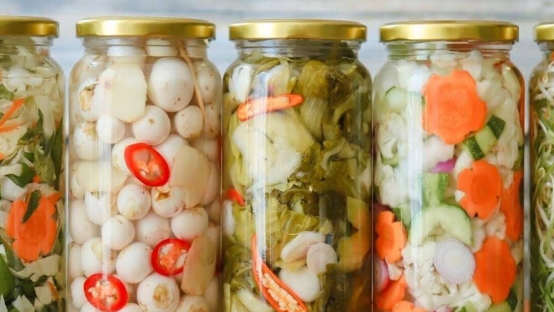 Vụ 10 người nhập viện: Trong dưa, cà muối hay nem chua có chứa độc tố?