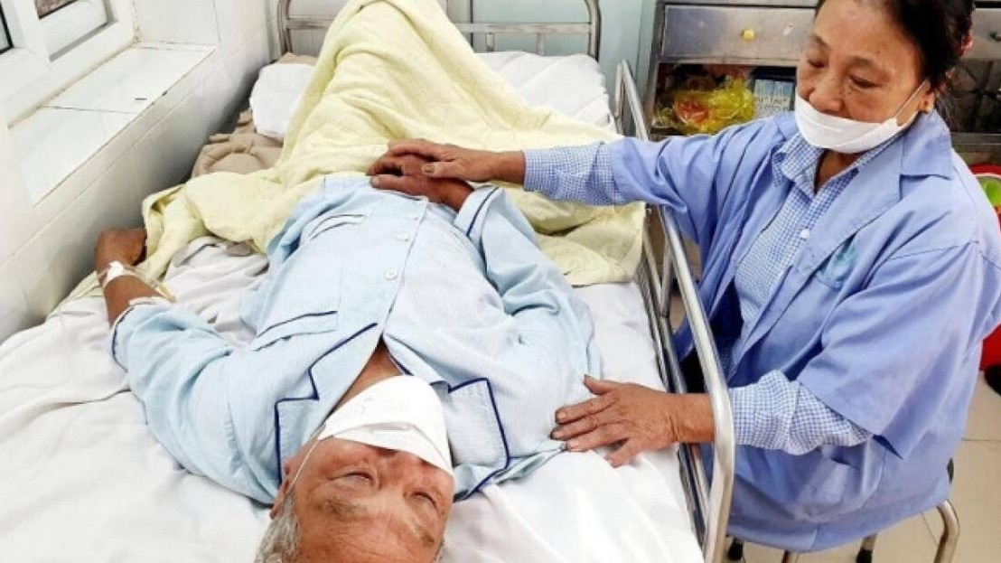 Tính mạng nguy hiểm sau 9 ngày ăn bát tiết canh