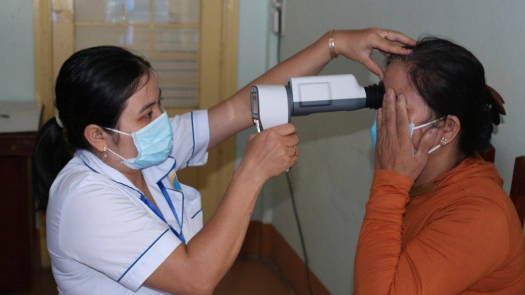 Người bệnh tiểu đường khi nào cần khám mắt?