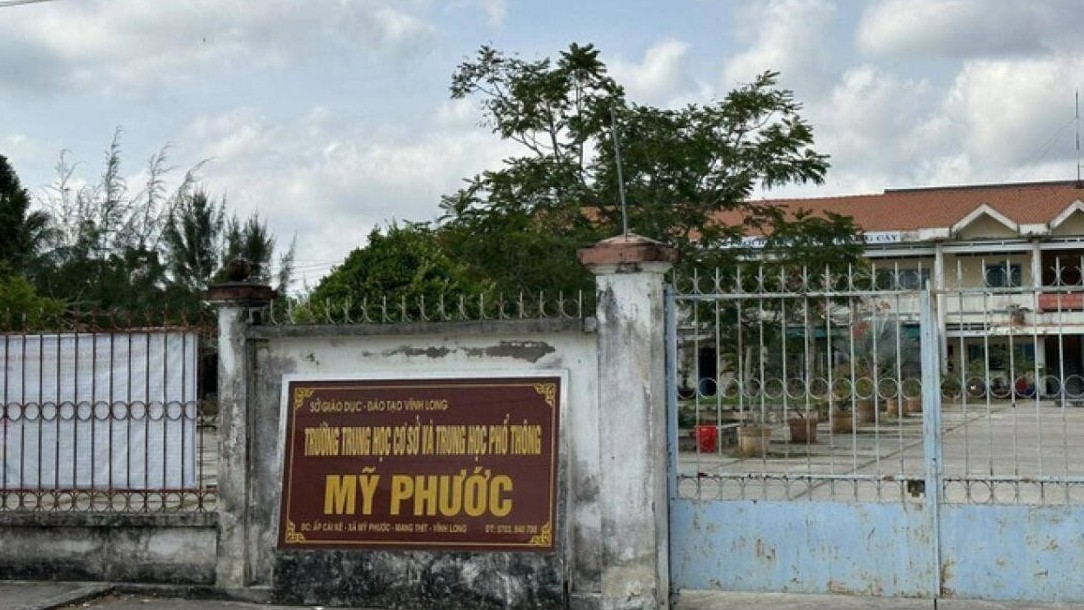 Công an thụ lý vụ thầy giáo bị tố sàm sỡ nữ sinh, nâng điểm bài thi