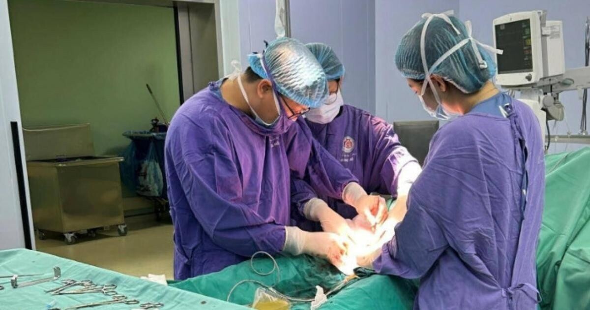 Các bác sĩ BV TW QĐ 108 can thiệp thành công ca gãy 