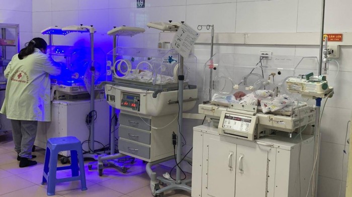 Nhiều trẻ sơ sinh viêm phổi, suy hô hấp vì virus hợp bào RSV tấn công