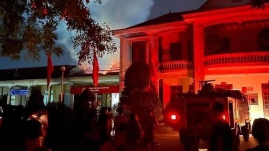 “Bà hoả” ghé thăm phòng một cửa UBND xã, nhiều tài liệu bị thiêu rụi