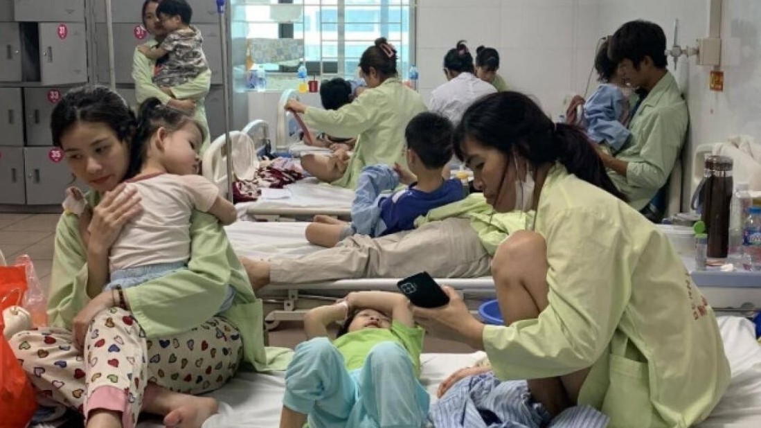 Quá tải bệnh nhi, nhiều trẻ nhiễm virus hợp bào RSV trở nặng