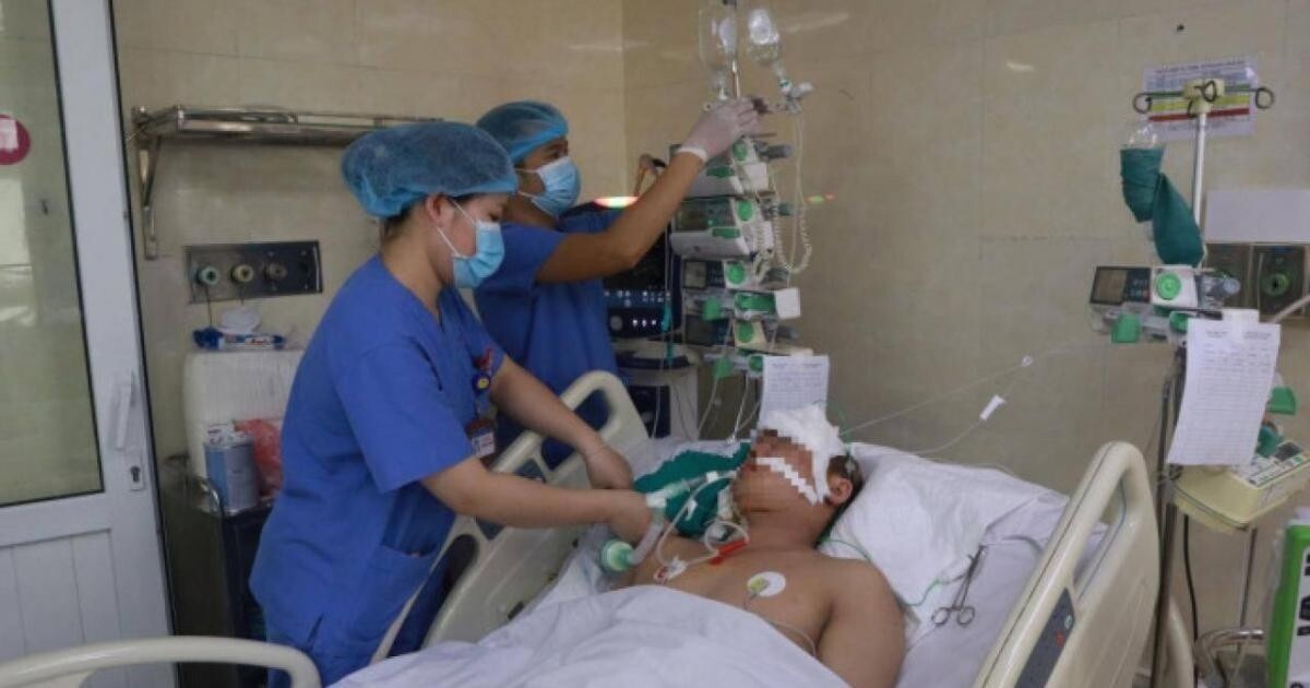 Một nạn nhân của vụ TNGT liên hoàn ở Xuân La - Võ Chí Công bị đa chấn thương nặng, vẫn hôn mê sâu, nguy kịch