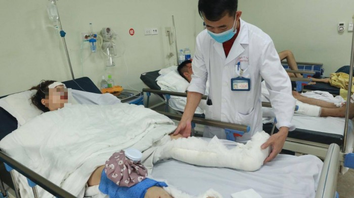 Hiện còn 8 nạn nhân của vụ tai nạn liên hoàn chiều 5/4 đang điều trị tại BV E