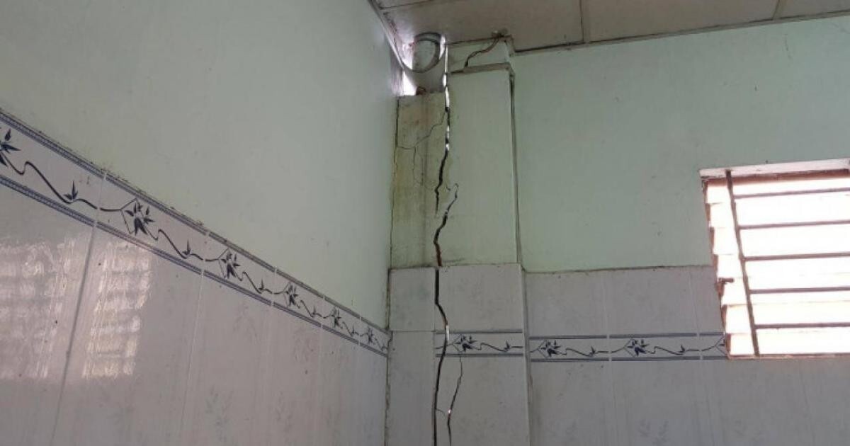 Những ngôi nhà bị nứt nghiêm trọng