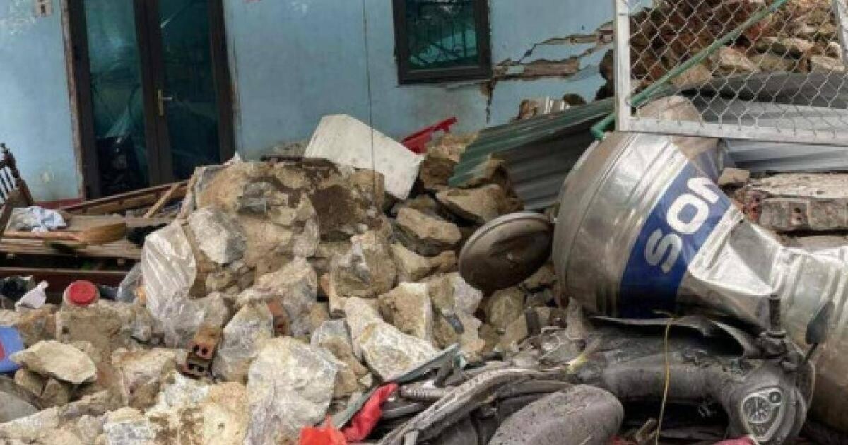 Hiện trường sau vụ sập bờ kè khiến 3 người trong cùng gia đình ở Cao Bằng tử vong. Ảnh FB.