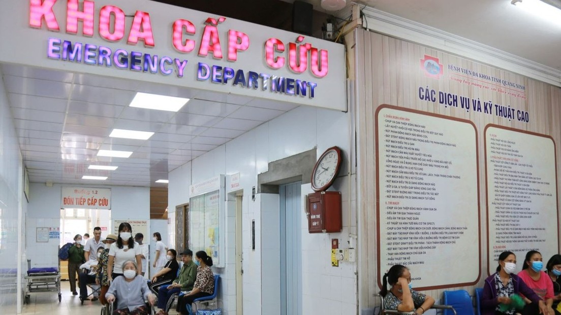 Học sinh ngộ độc do hút thuốc lá điện tử