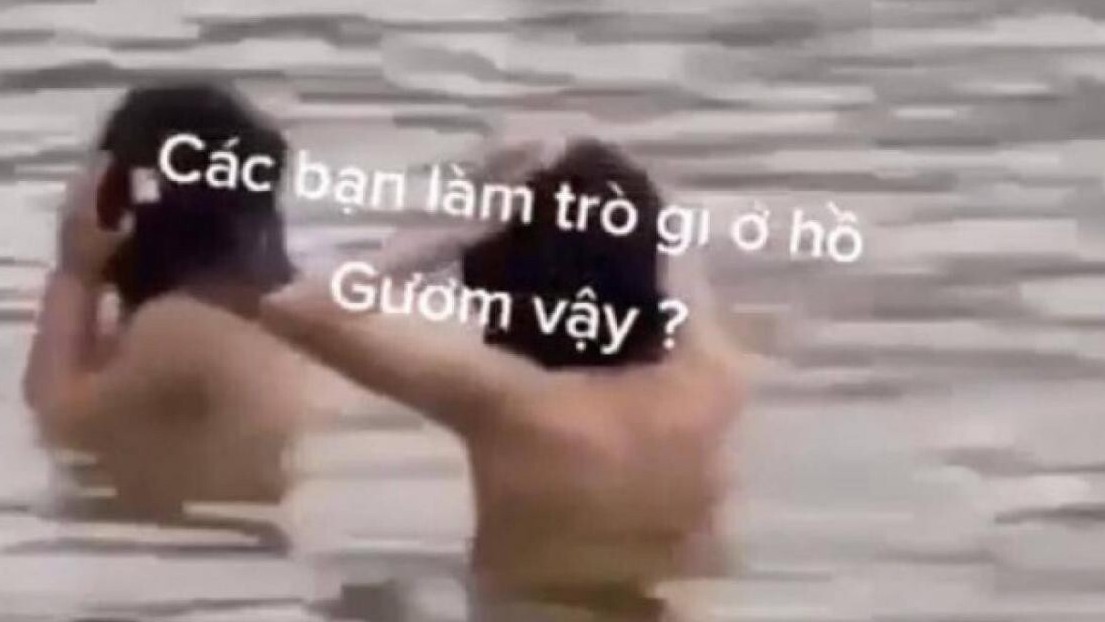 2 cô gái khoả thân, tắm ở hồ Gươm có thể là sản phẩm cắt ghép