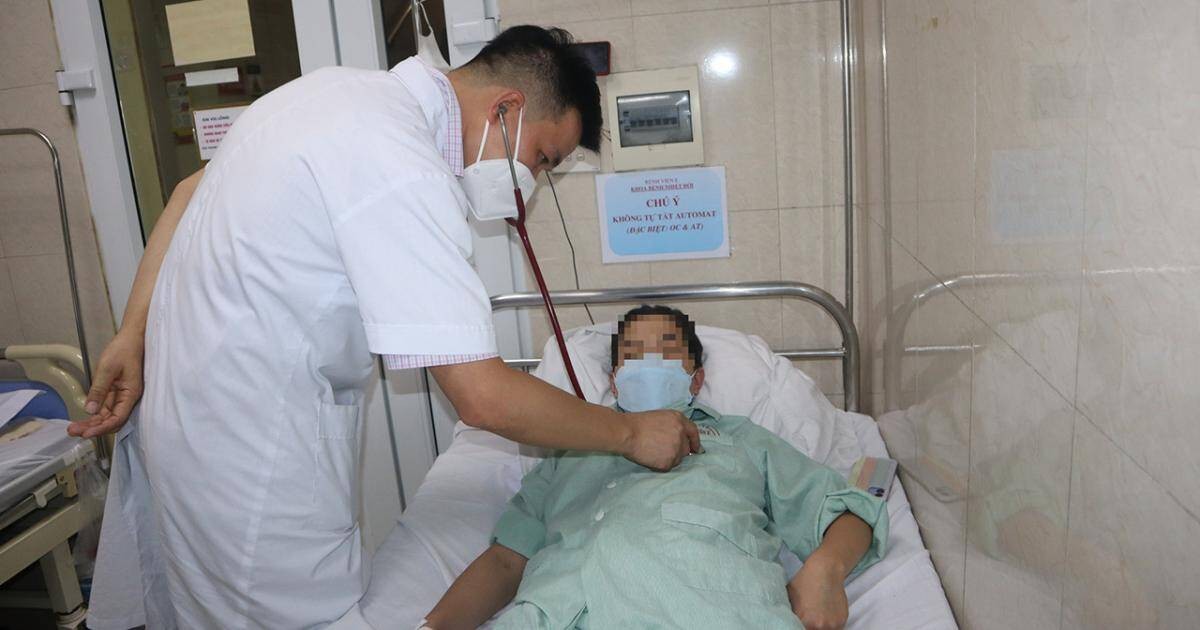 Bệnh nhân sốt xuất huyết điều trị tại Bệnh viện E.