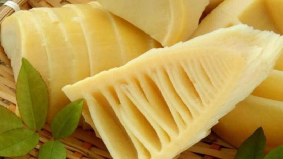 Làm tan khối bã thức ăn gây tắc ruột bằng loại nước quen thuộc không ngờ