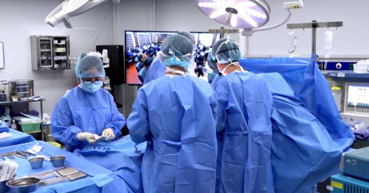 Một ca phẫu thuật cấy ghép thể hang nhân tạo cho bệnh nhân rối loạn cương dương không đáp ứng thuốc.