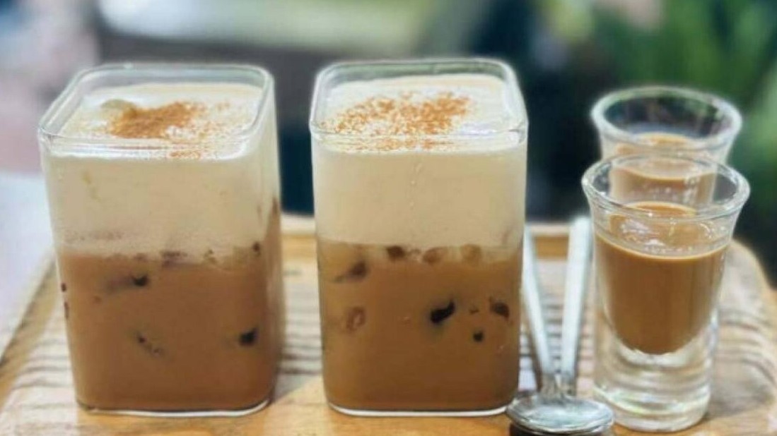 Bác sĩ cảnh báo cà phê muối có nguy cơ gây tăng huyết áp, tim mạch, vì sao?