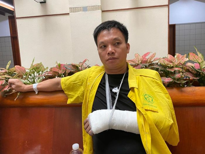 Anh T vẫn bàng hoàng khi chia sẻ lại giây phút ôm con thoát đám cháy tại chung cư mini ở Khương Hạ.