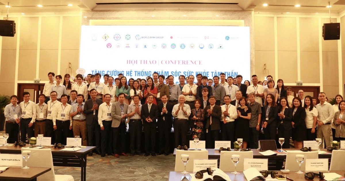 Các đại biểu tham dự hội thảo.