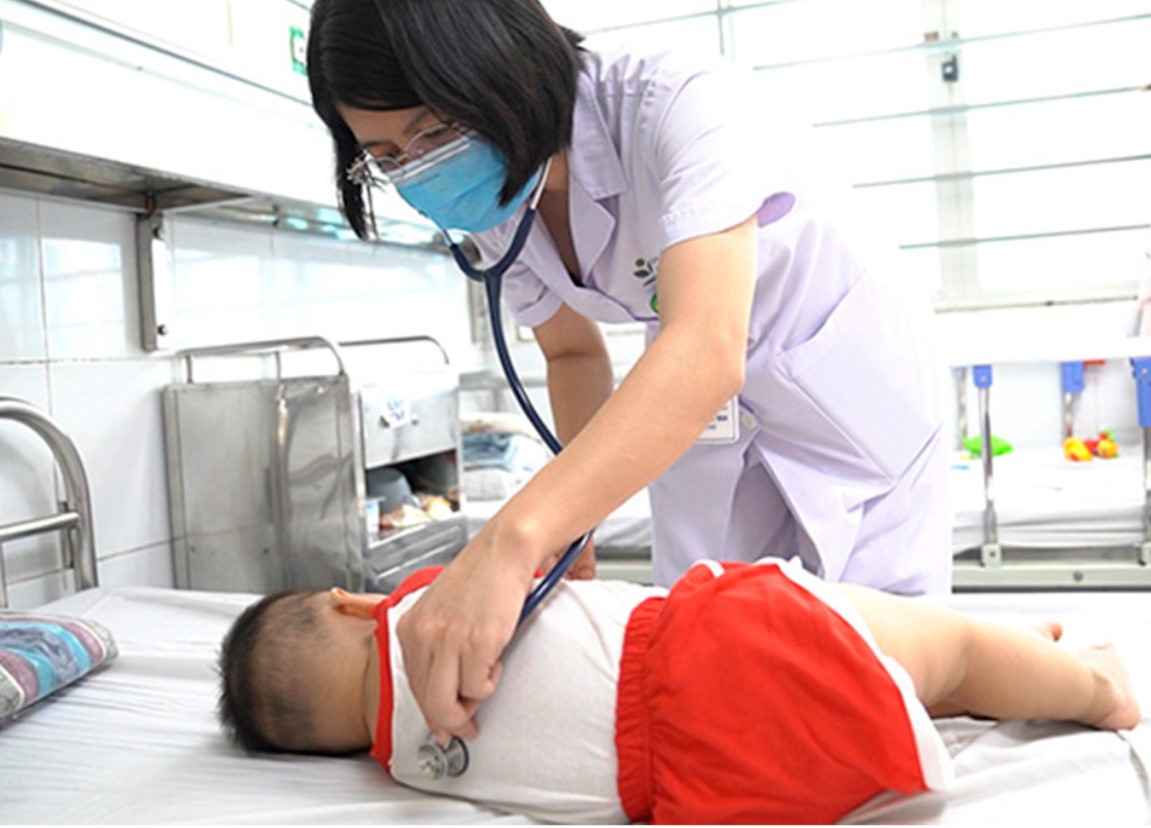 Hà Nội tăng trẻ mắc bệnh tay chân miệng, lưu ý dấu hiệu biến chứng