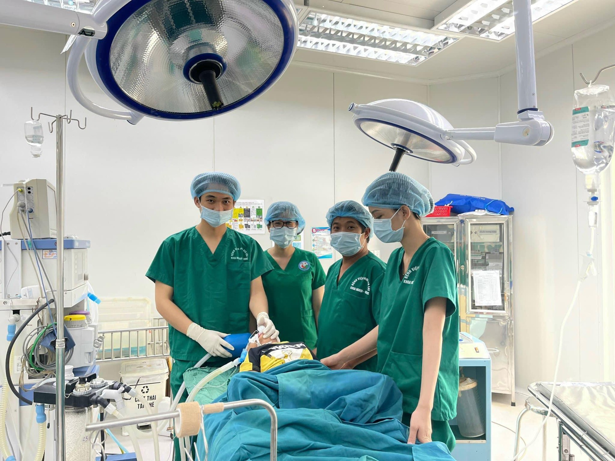 Ca bệnh hi hữu, trẻ 4 tuổi mọc răng trong khoang mũi