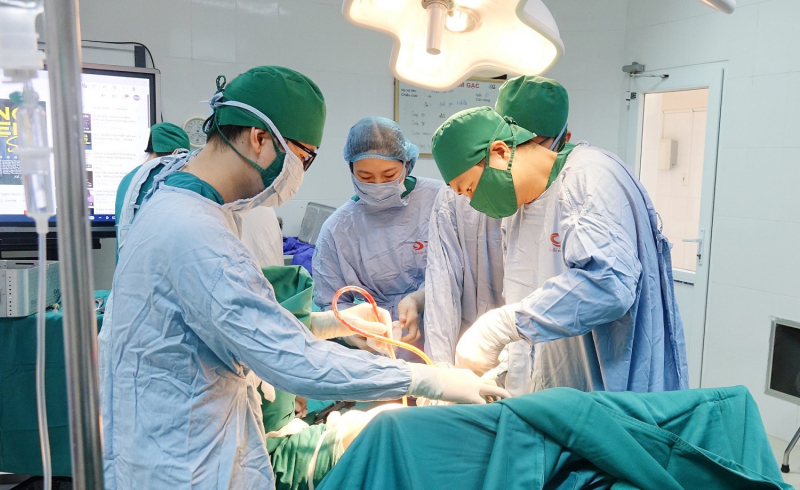 Thay khớp háng thành công cho cụ bà 103 tuổi