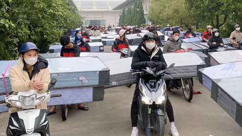 Doanh nghiệp thưởng Tết kèm đệm bông