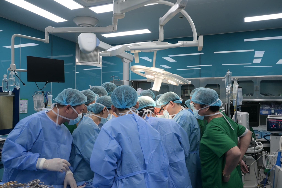 Ca ghép phổi ngày cuối năm mang lại sự sống cho nữ sinh 21 tuổi