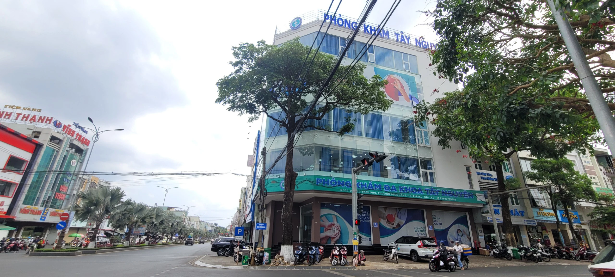 Một phòng khám bị khách tố "vẽ ra bệnh để thu thêm tiền"