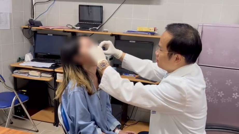 Cô gái trẻ nhập viện với cặp môi biến dạng sau thẩm mỹ cắt môi trái tim