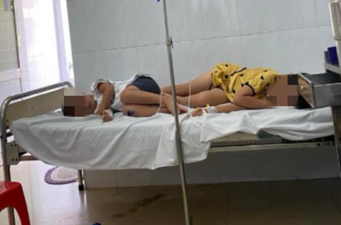 Vụ n&ocirc;n &oacute;i sau ăn b&aacute;nh m&igrave;: Đ&atilde; c&oacute; 222 người nhập viện thăm kh&aacute;m, điều trị