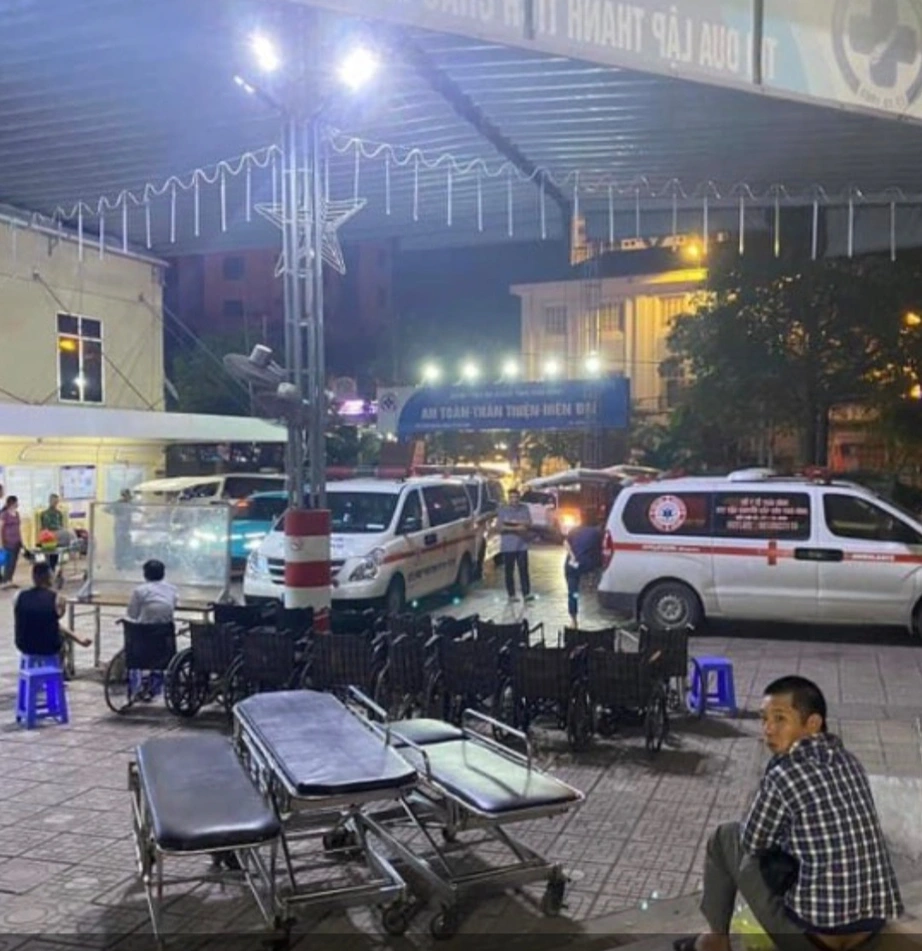 Một người chết, hàng chục người ở Thái Bình nhập viện sau bữa cỗ có tiết canh dê Một người chết, hàng chục người ở Thái Bình nhập viện sau bữa cỗ có tiết canh dê