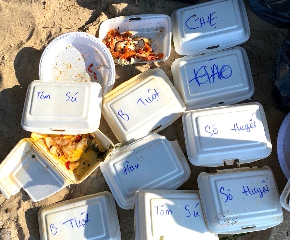 Bình Thuận: Truy nguyên nhân vụ 51 khách du lịch bị ngộ độc thực phẩm