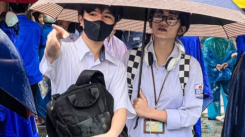 Hà Nội công bố điểm thi vào 10: Điểm thủ khoa gây “choáng”