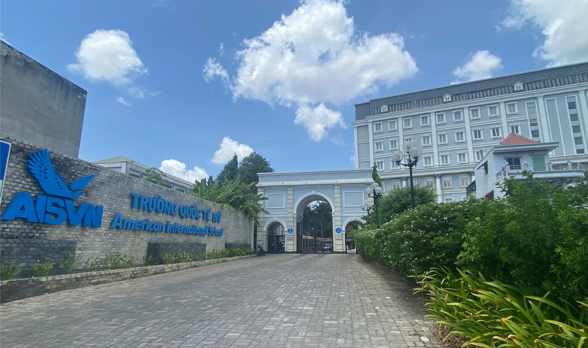 Chính thức đình chỉ hoạt động Trường Quốc tế Mỹ 1 năm Chính thức đình chỉ hoạt động Trường Quốc tế Mỹ 1 năm