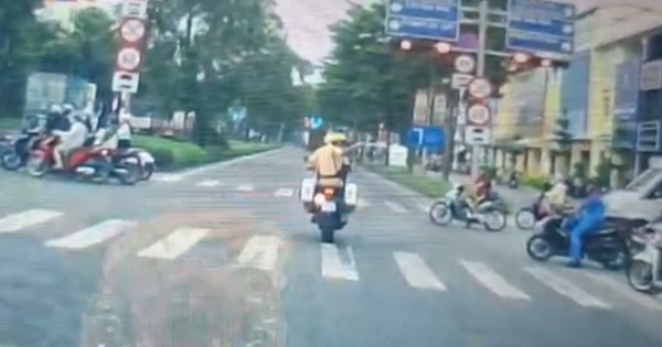 Sợ sản phụ sinh trên xe, tài xế nhờ CSGT hỗ trợ mở đường tới bệnh viện