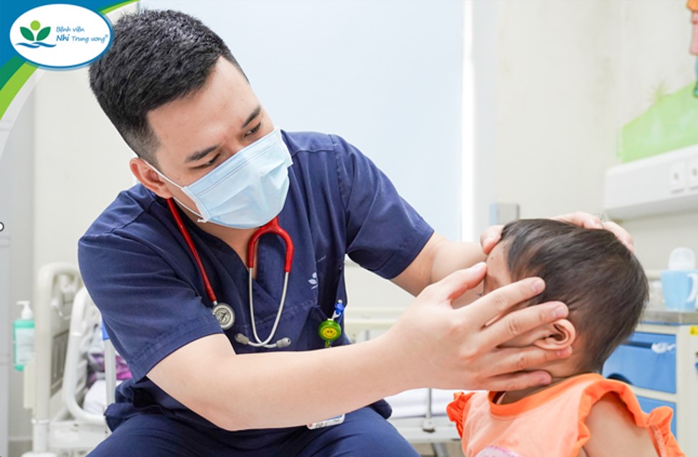 Liên tiếp trẻ nhập viện vì ong vò vẽ đốt