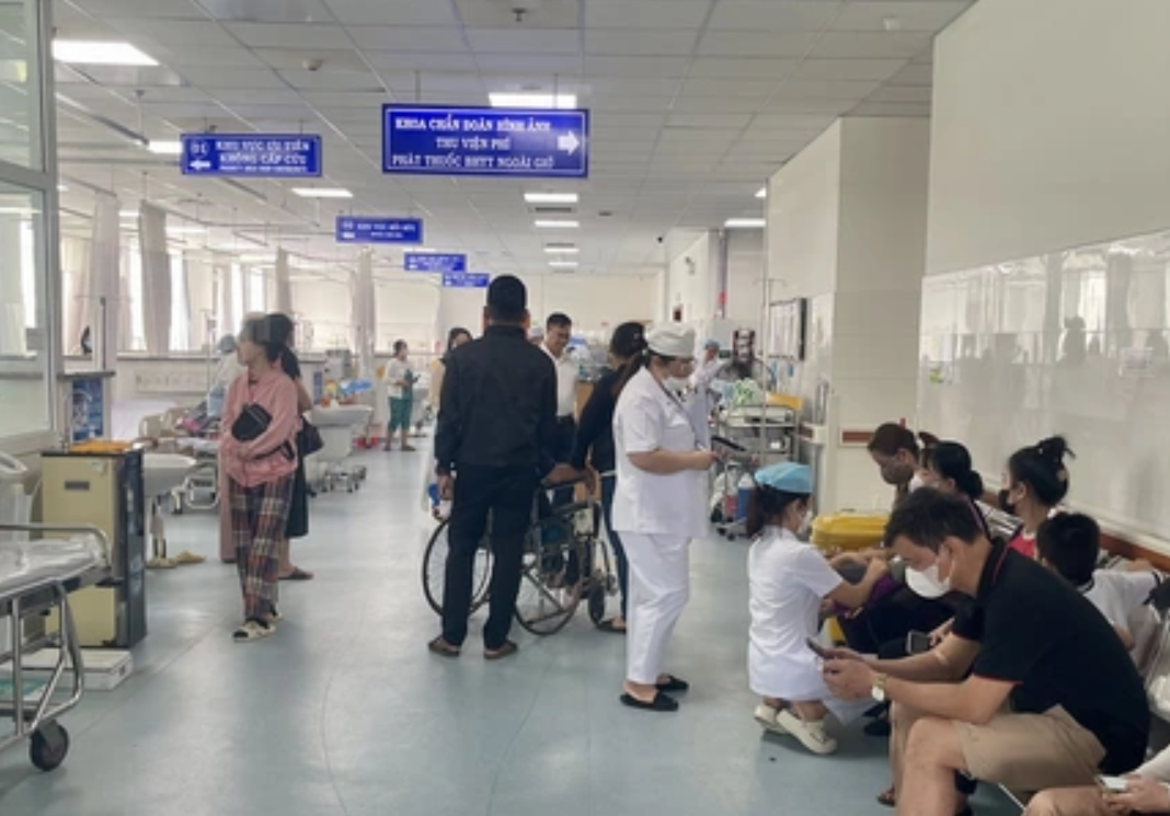 Một cụ ông 71 tuổi tử vong nghi ngộ độc sau khi ăn bánh mì