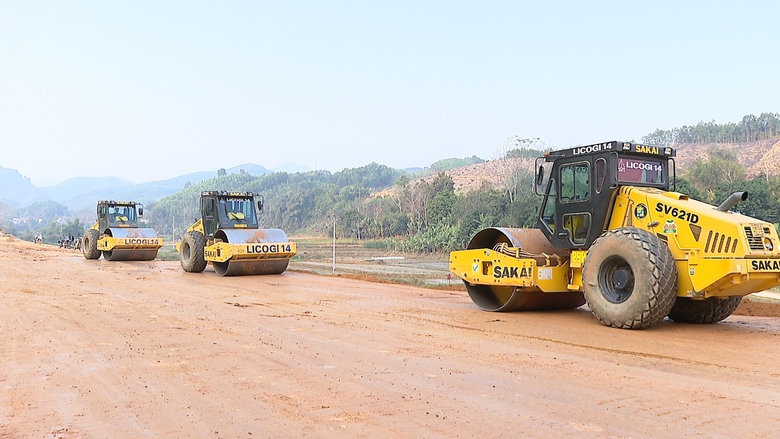 Chống nóng cho công nhân trên “chảo lửa”- Ảnh 3.