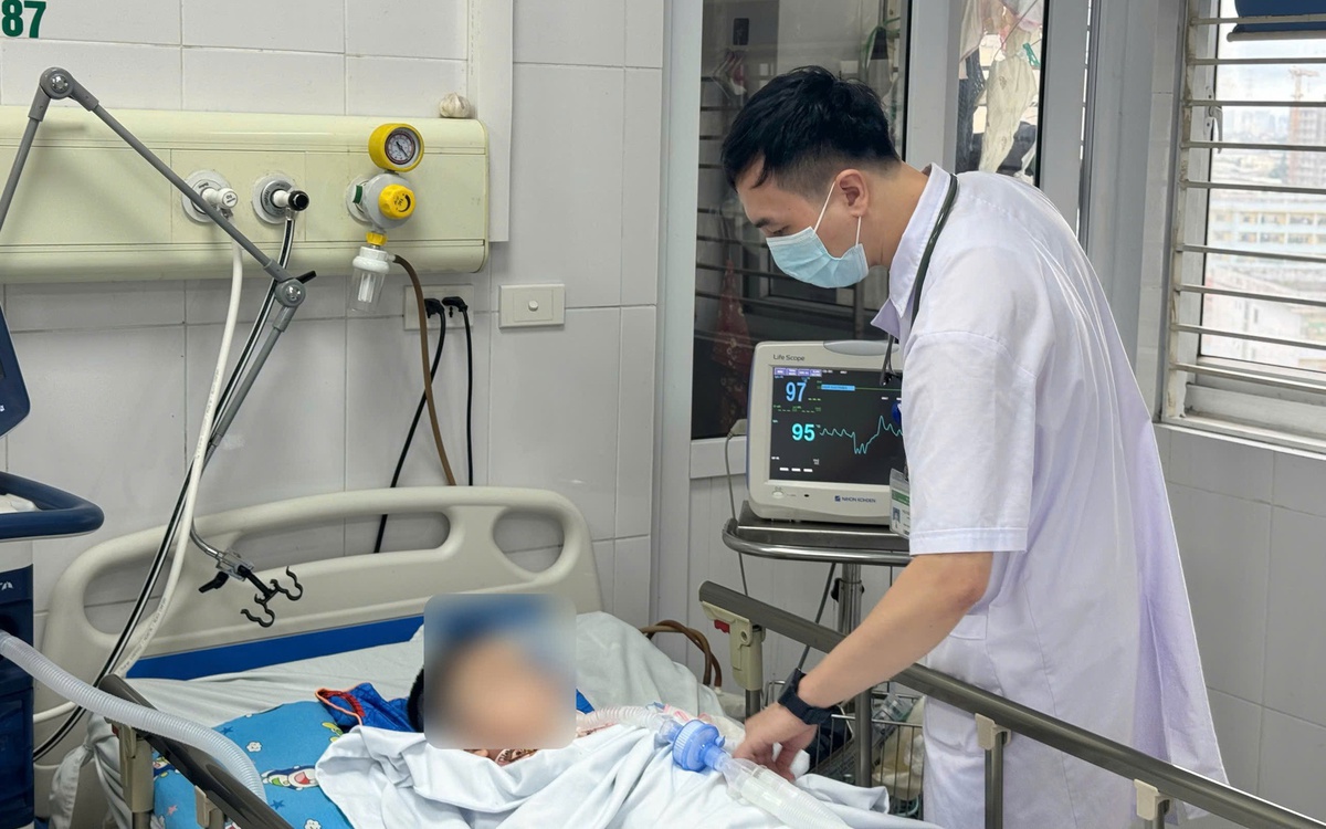 Chủ quan với thủy đậu, bé trai 6 tuổi nguy kịch