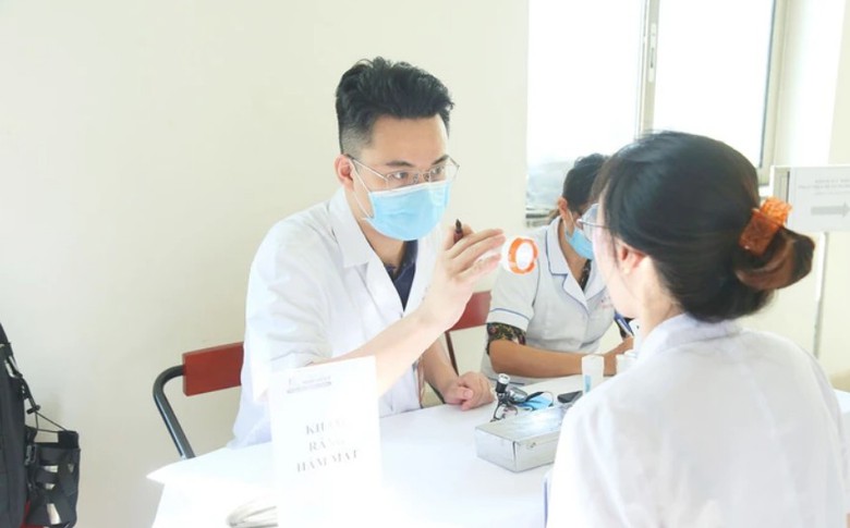 Mỗi năm, người dân được khám sức khỏe định kỳ miễn phí thế nào?- Ảnh 1.